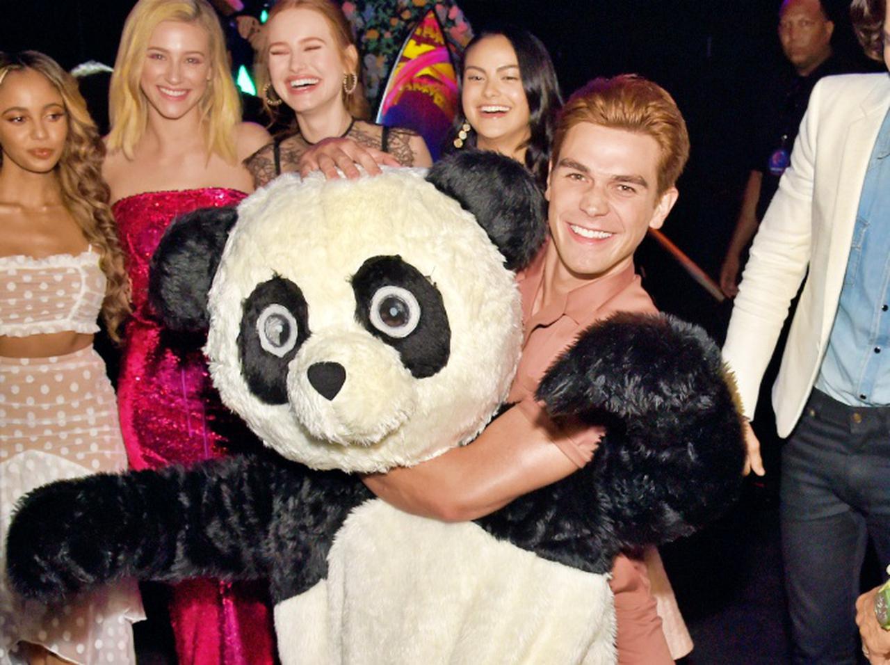 『リバーデイル』アーチー役、KJ・アパがパパに!恋人が第1子妊娠