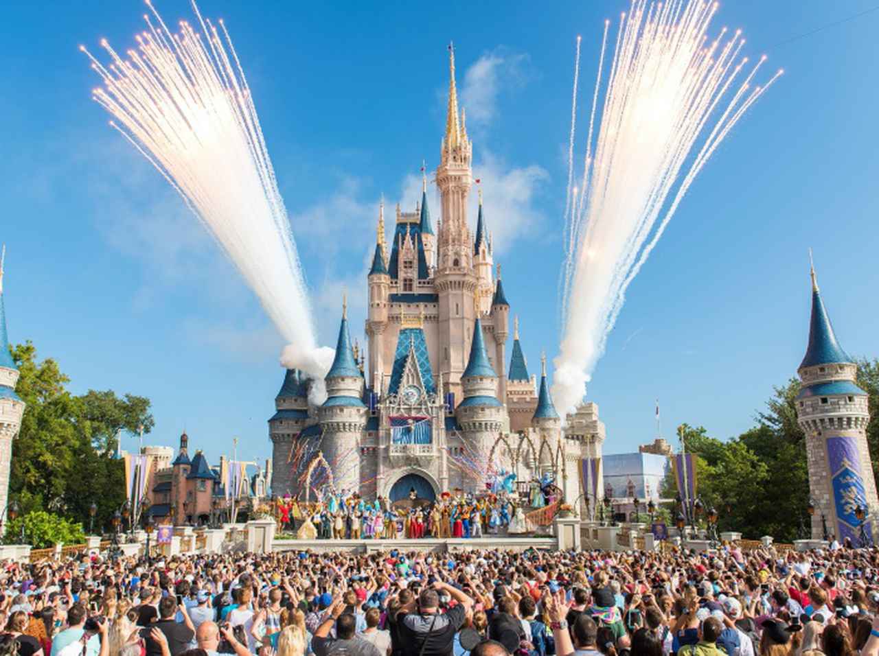 ディズニーランド、パレード中に“少年の危機”を目撃したターザンの「行動」がイケメンすぎる