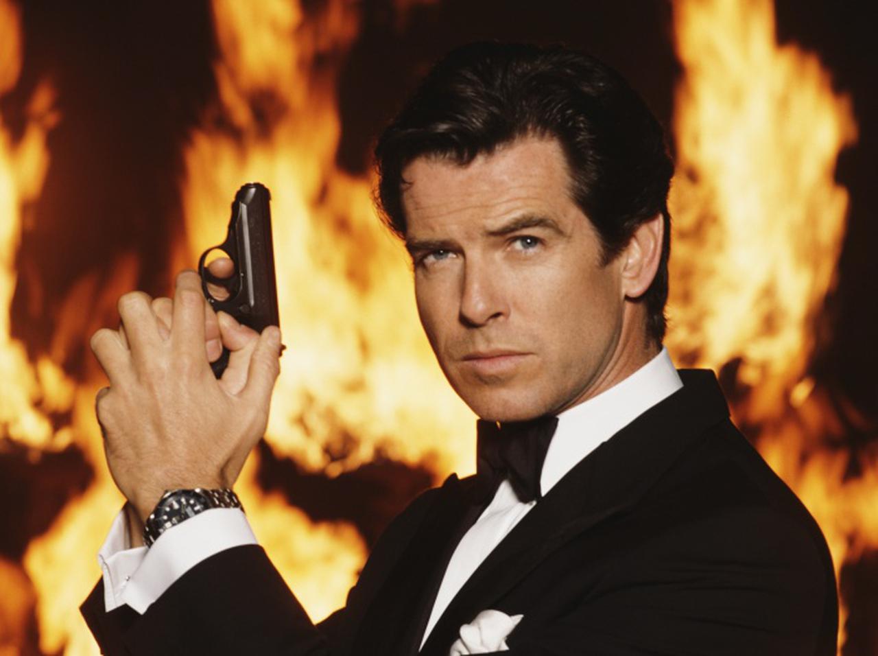 『007』5代目ジェームズ・ボンドの息子が父親に似すぎて、「もはやボンド」