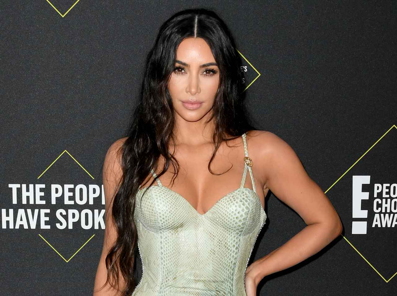 ヘルシーな小麦肌をつくる！カーダシアン姉妹の愛用セルフタンニング3選