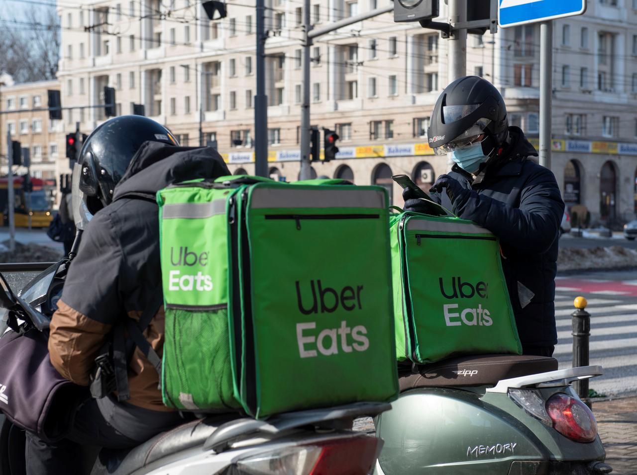 ウーバーイーツの「配達完了写真」に写っていたもの、“それじゃない”と爆笑の嵐