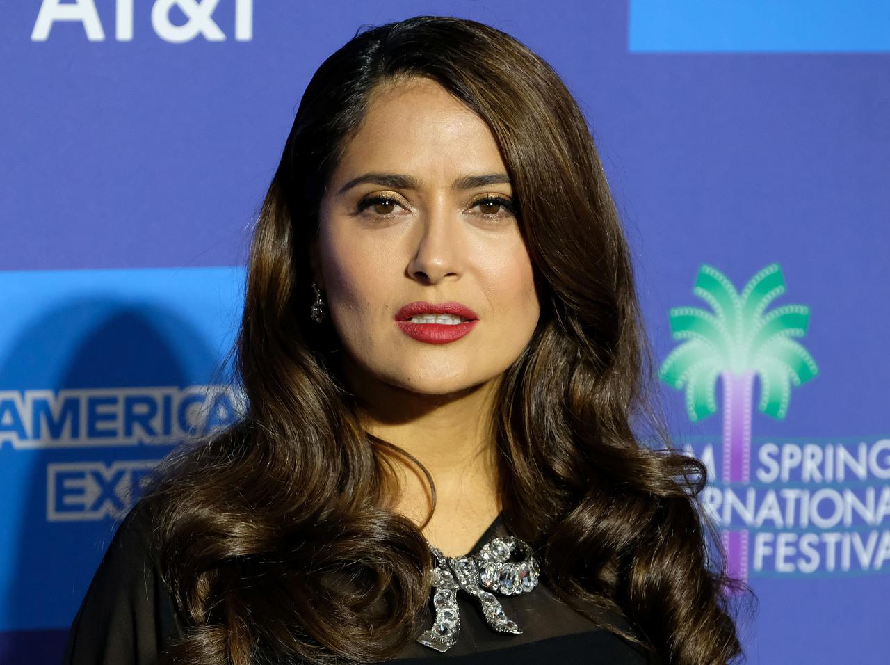 50代のメキシコ人女性ヒーロー、MCU『エターナルズ』サルマ・ハエック「いたずらを仕掛けられてる」と思っていた