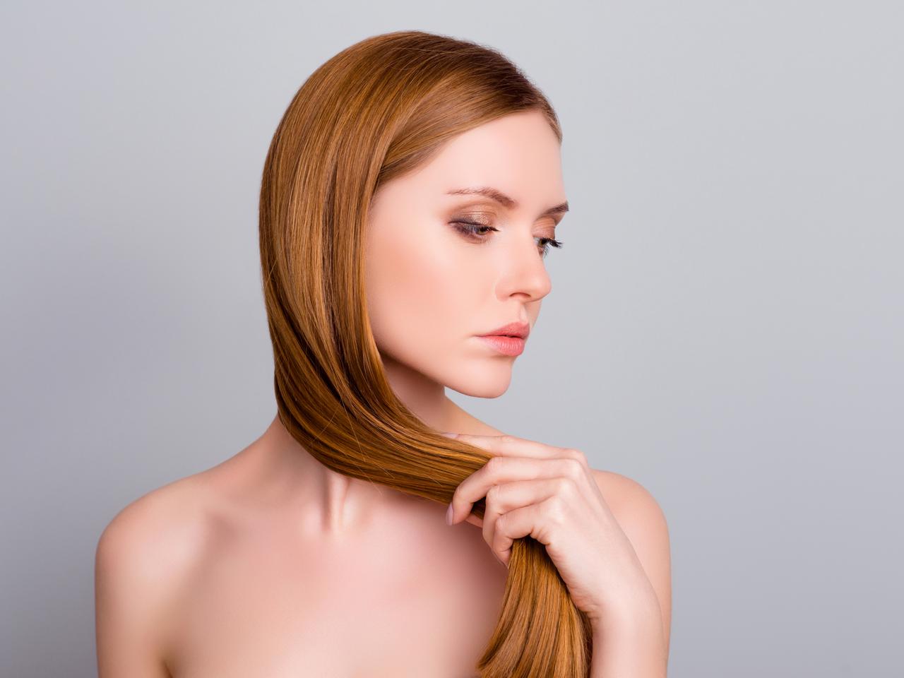 いくら洗っても髪がベタつくのはなぜ?原因と対処法を専門家がアドバイス
