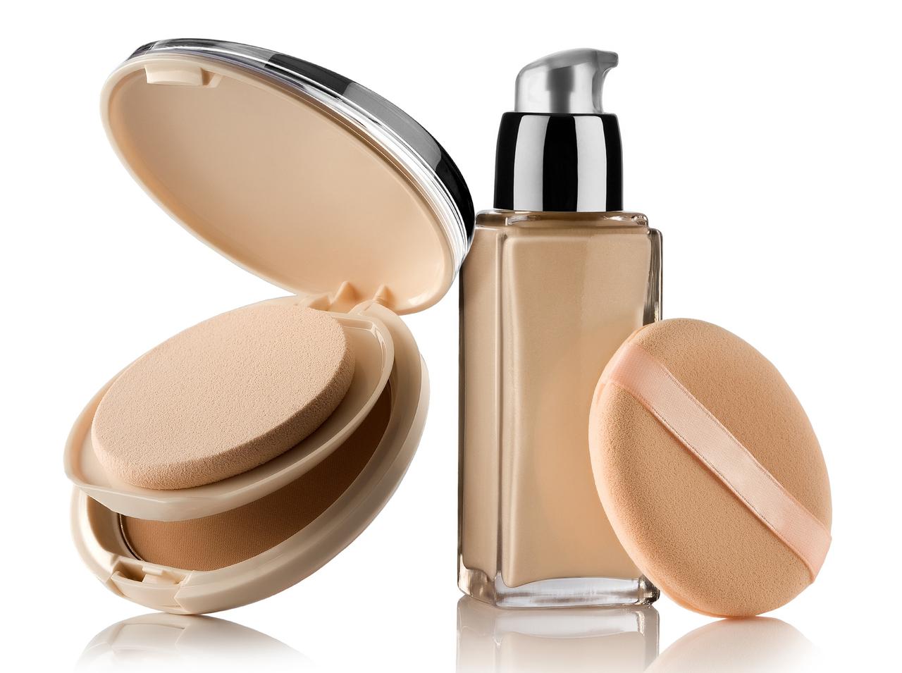 ツヤは残して、テカリだけ抑える！メイク直しで役立つ簡単な裏ワザ