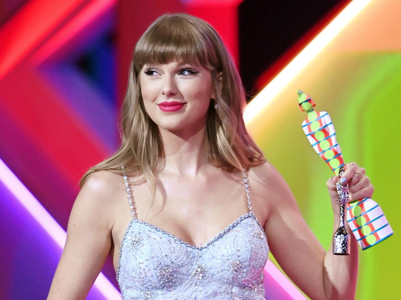 テイラー・スウィフト、LGBTQ+アライとして「当然の行動」に出る【プライド月間】