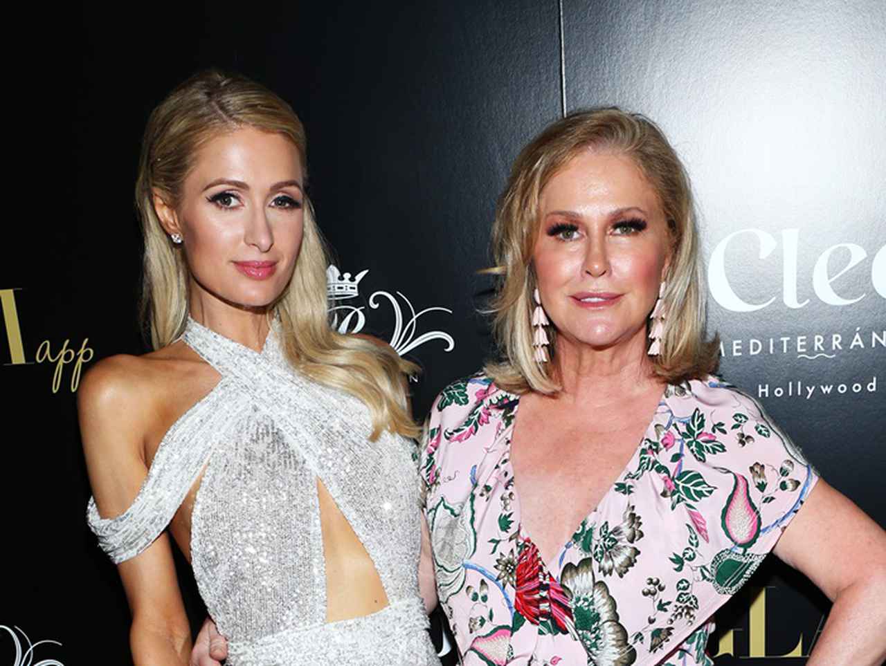 パリス・ヒルトン、結婚式は母親がプランニングする