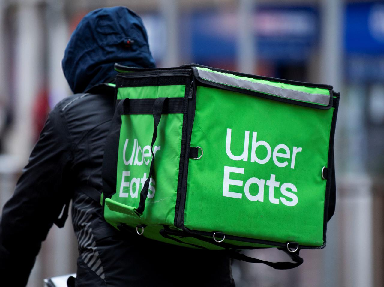 ウーバーイーツ配達員から届いた「ダイレクトメッセージ」の内容に戦慄…