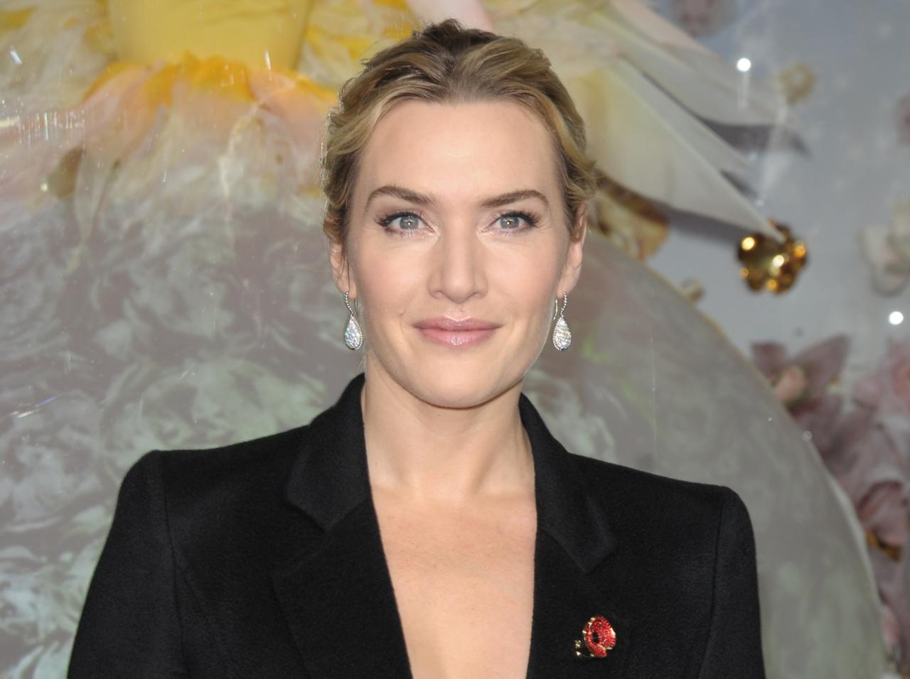 “セックスシーンでお腹が出てるから加工しよう”に「ありえない」、46歳ありのままの身体を映すケイト・ウィンスレットの思い