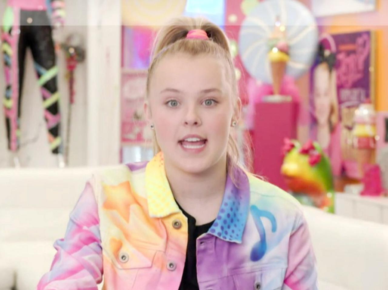 ジョジョ・シワ、18歳の誕生日を迎えトレードマークの「リボン」と決別