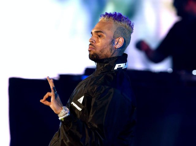 クリス・ブラウン、女性に暴力を振るったとして警察が捜査に乗り出す