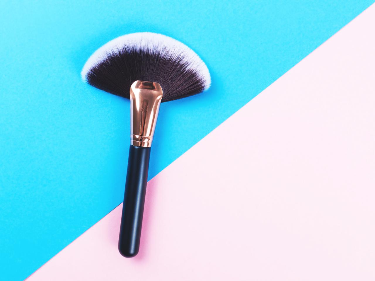 ベースメイクの順番を「逆」にする?夏でも崩れないと話題の最新メイク術