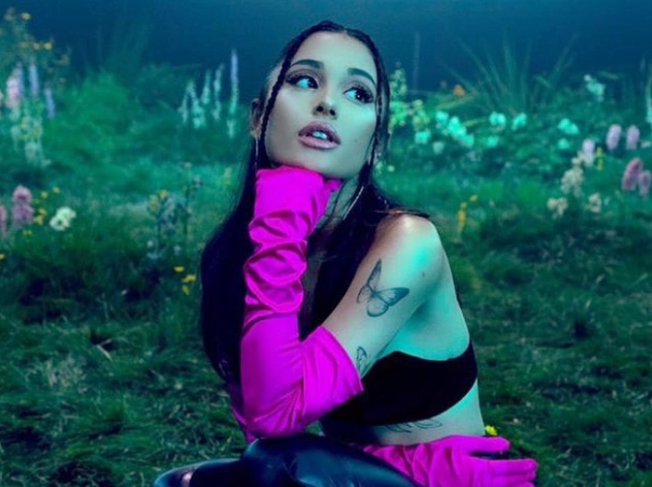 アリアナ・グランデ、「夫との絆を歌った曲」を初披露 鳥肌必至のクオリティ