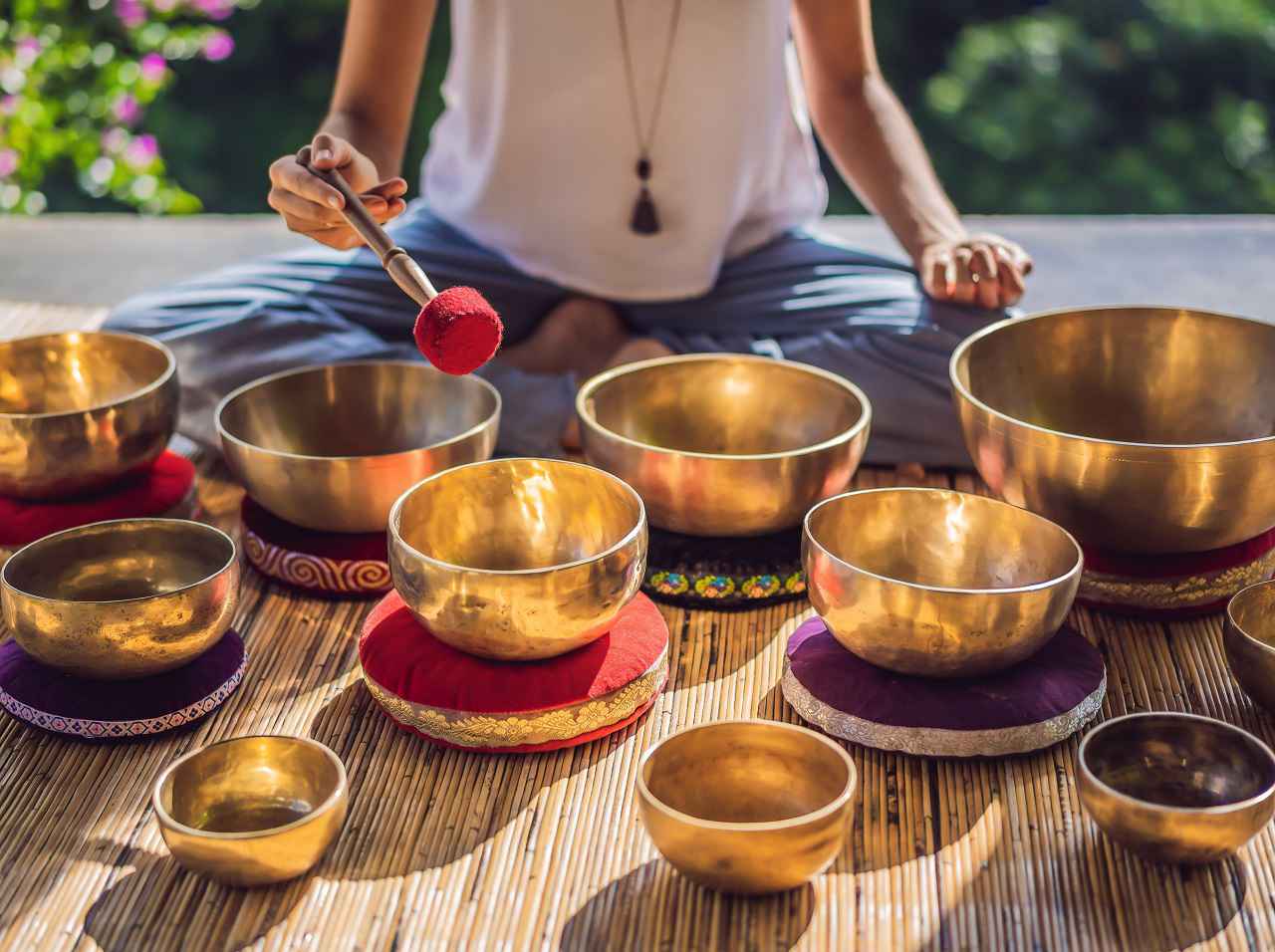 セレブも実践するリラクゼーション「サウンド・バス」の魅力とは?