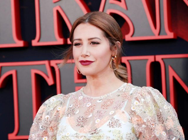 新米ママのアシュレイ・ティスデイル、産後のボディに「違和感を感じる」と本音