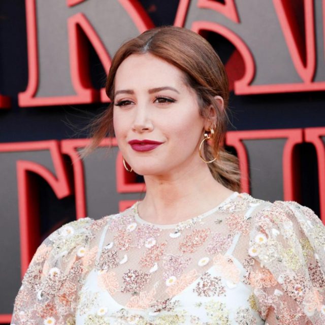 新米ママのアシュレイ・ティスデイル、産後のボディに「違和感を感じる」と本音