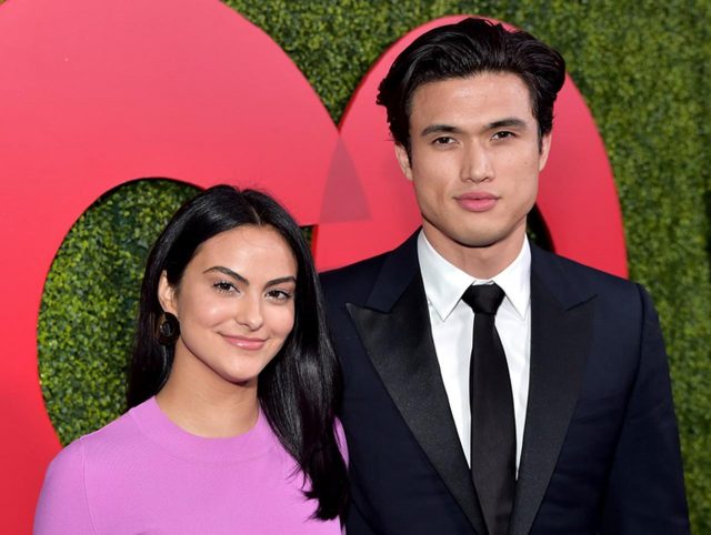 『リバーデイル』カミラ・メンデス、チャールズ・メルトンと復縁か