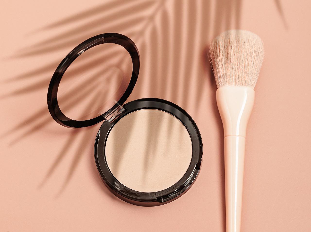 夏の「ファンデ崩れ」はコレで解消！1日中ヨレにくくする3つの方法