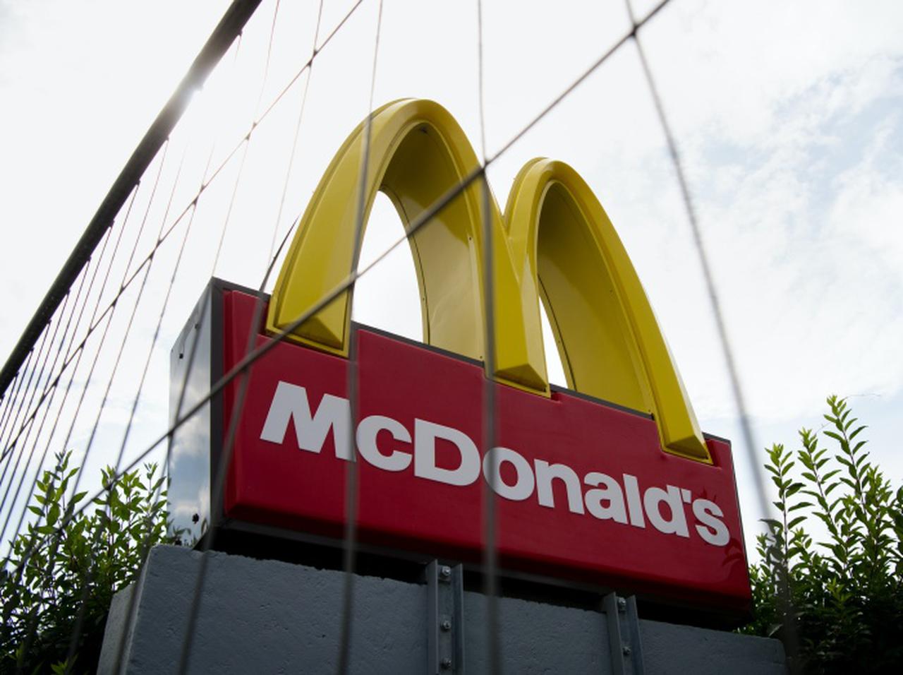 マクドナルド、「必需品が古すぎ」て親子の朝マックが台無しに