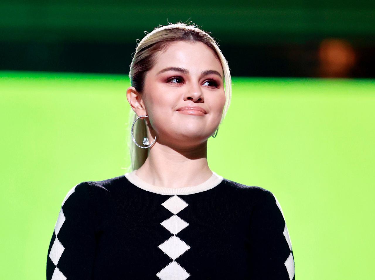 セレーナ・ゴメスが唱える、SNSを離れることの大切さ