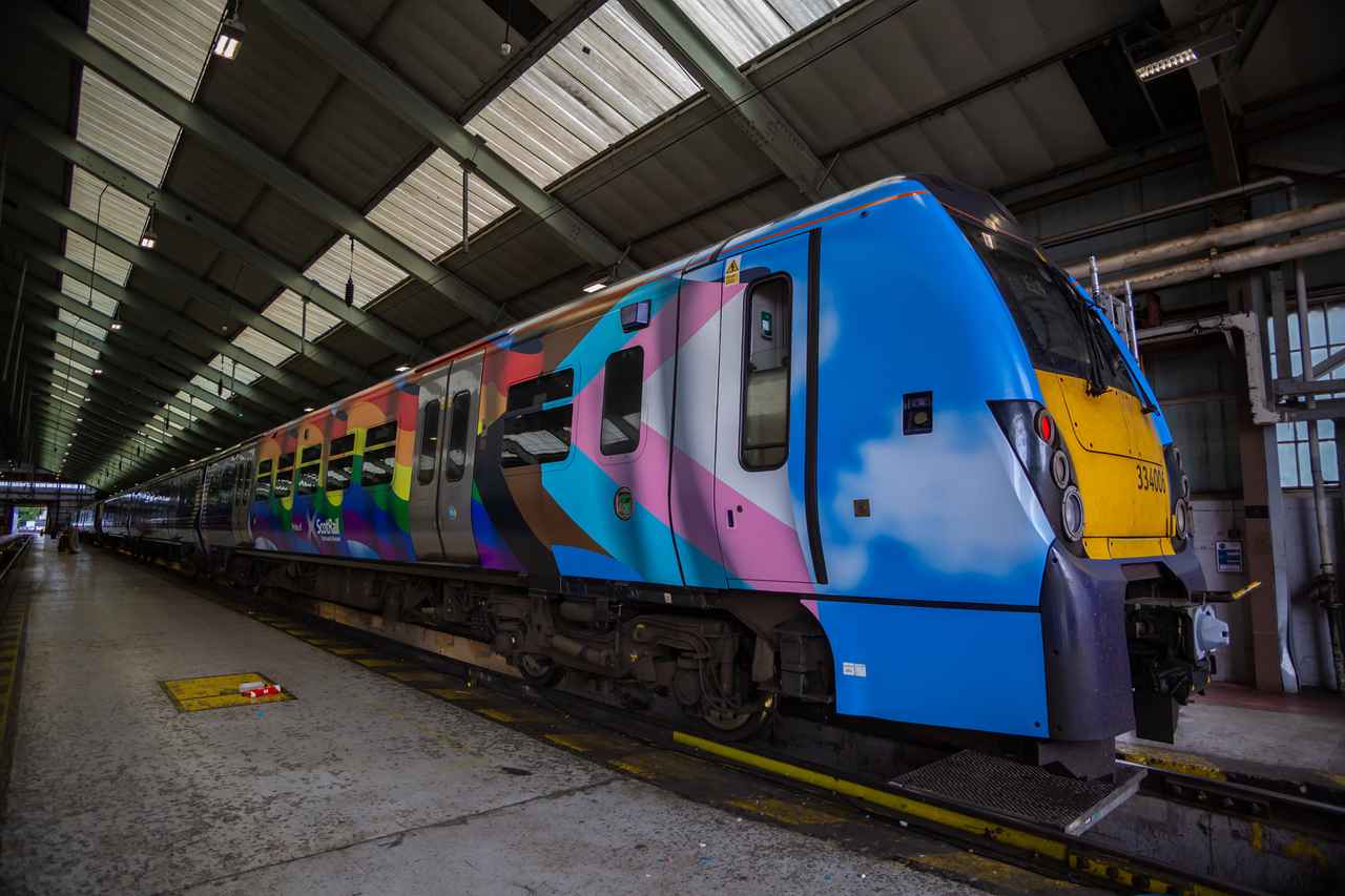 「ストレート色にも塗るんですよね？」皮肉投稿への鉄道会社の返答が切れ味良すぎた