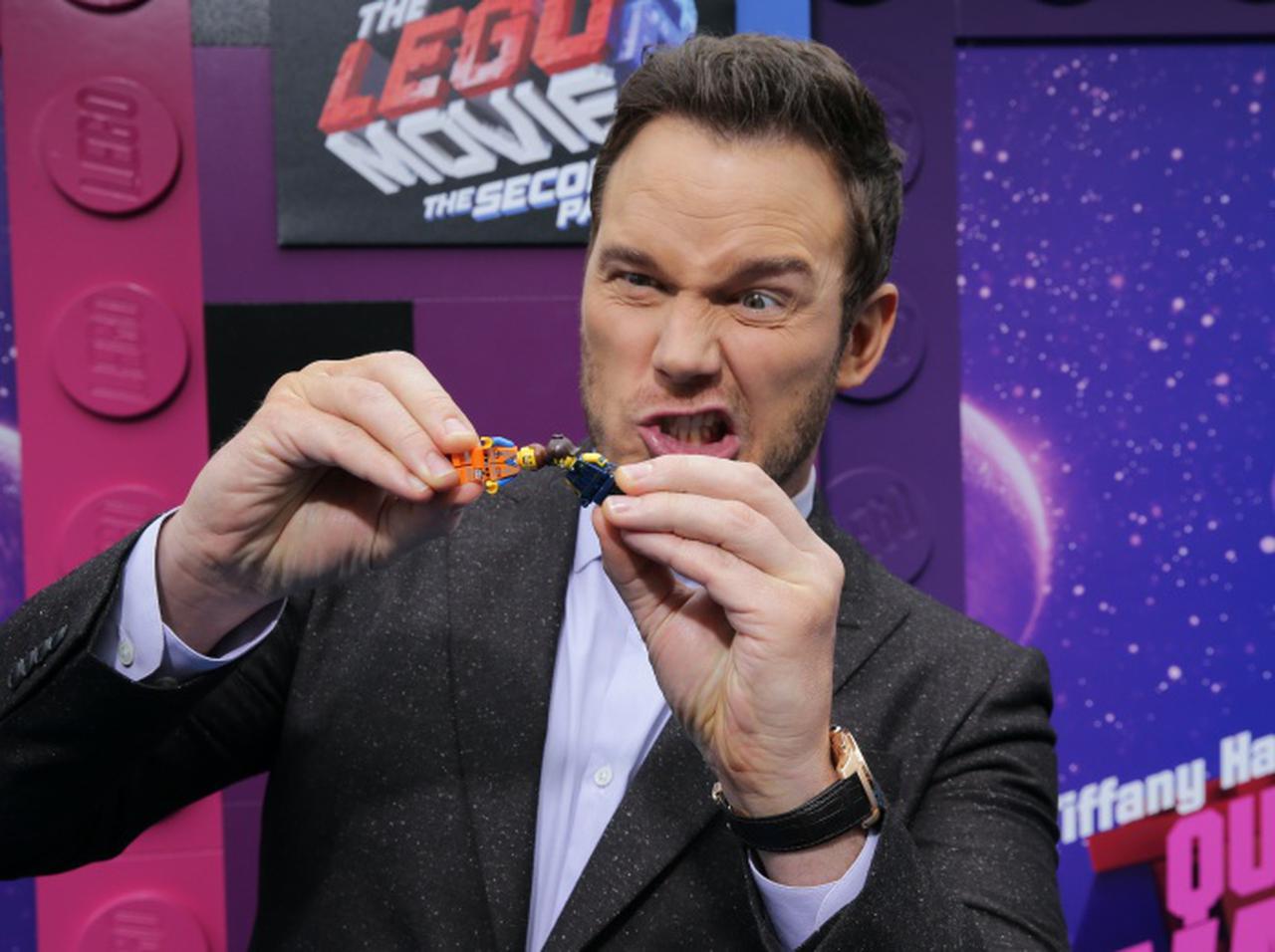 クリス・プラット、捕まえた「巨大な蚊」を突然食べ始める姿が完全にホラー【動画アリ】