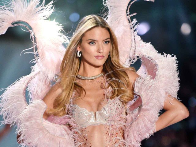 ヴィクシー・エンジェルのマーサ・ハントが妊娠を発表「胸いっぱい、お腹はすくすく」