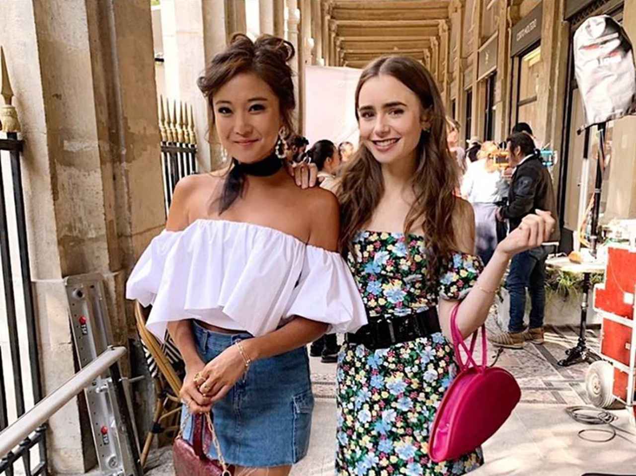 「あなたはパリのパートナー」、『エミリー、パリへ行く』アシュリーの誕生日をリリーがお祝い