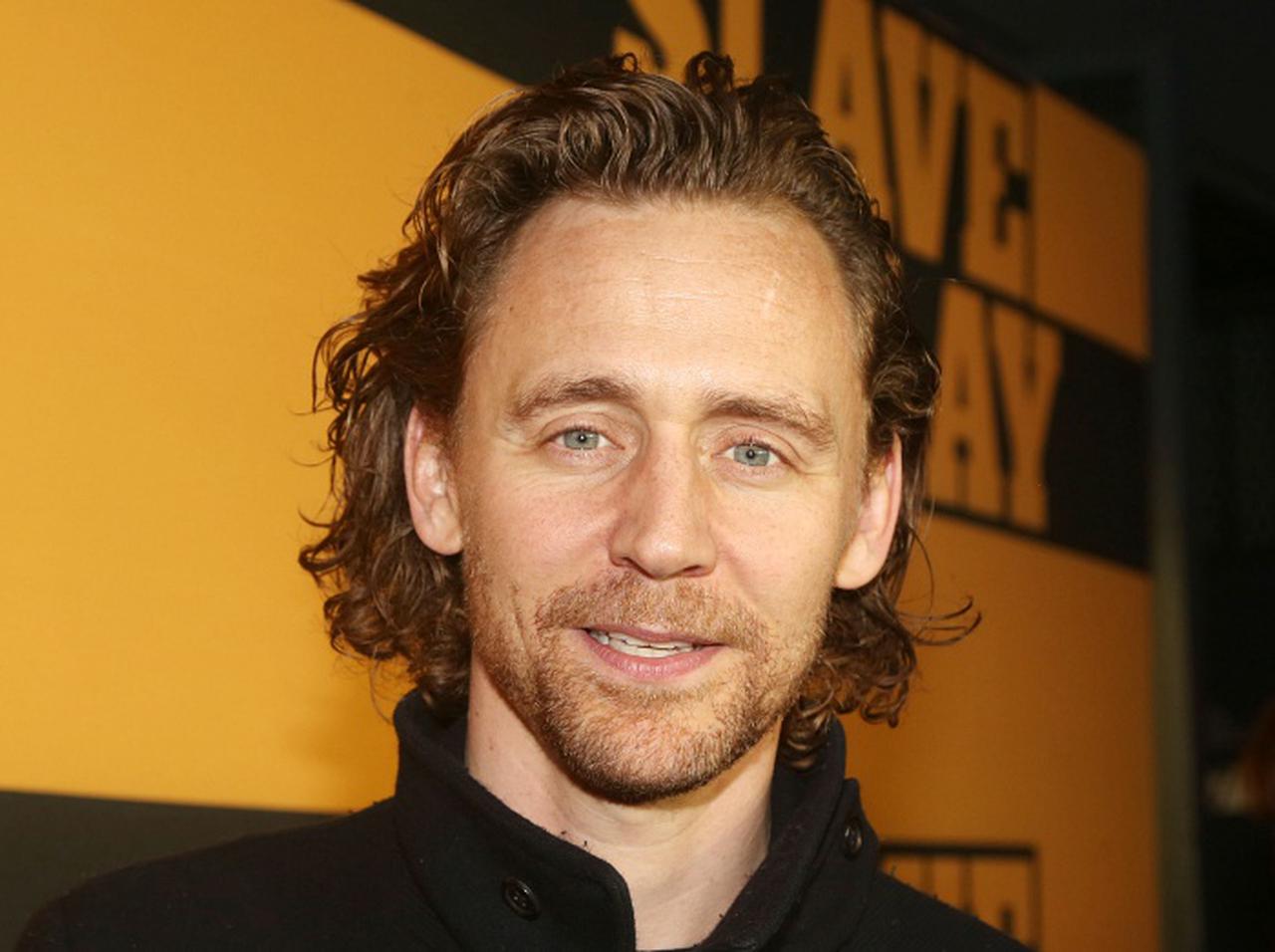 ロキ役トム・ヒドルストンが自ら教鞭を取る「ロキ・スクール」とは？