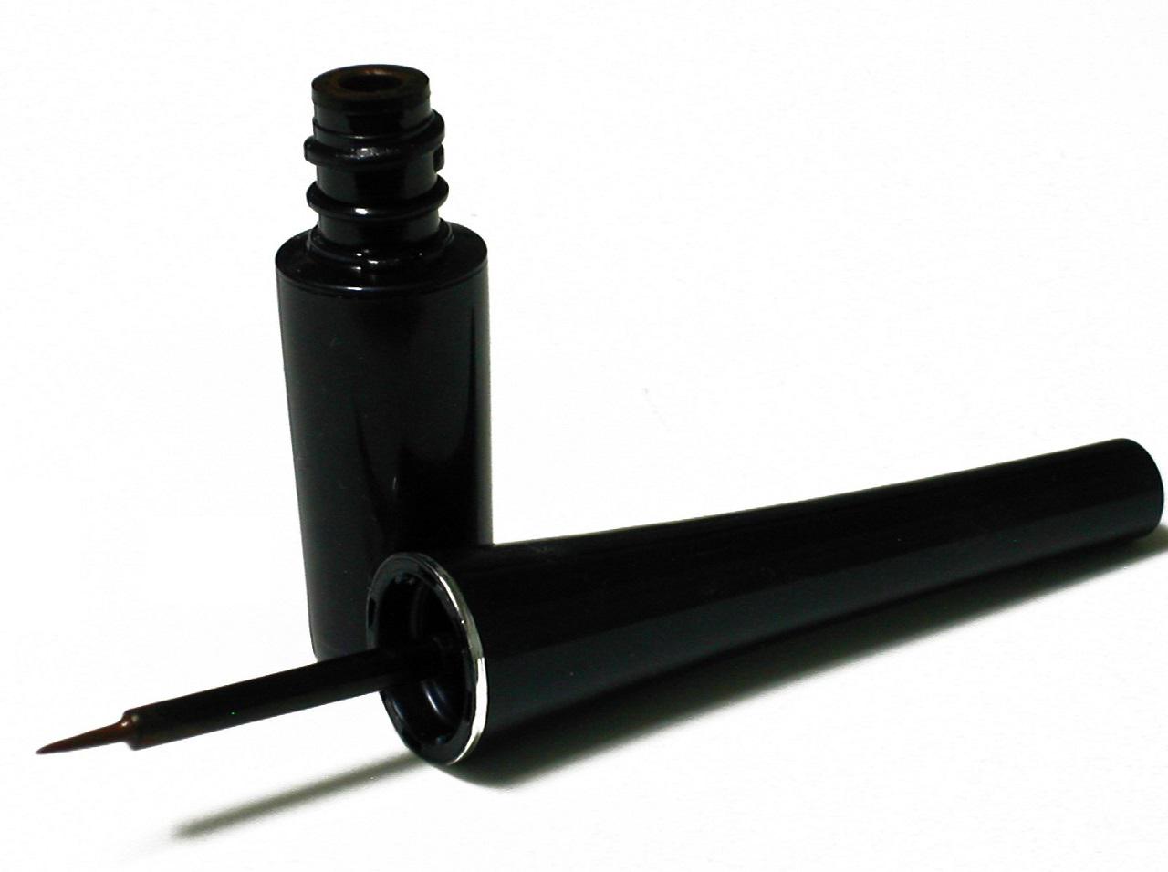 失敗しやすい“目尻アイライン”がキレイに引ける、プロが勧める4つの方法とは?