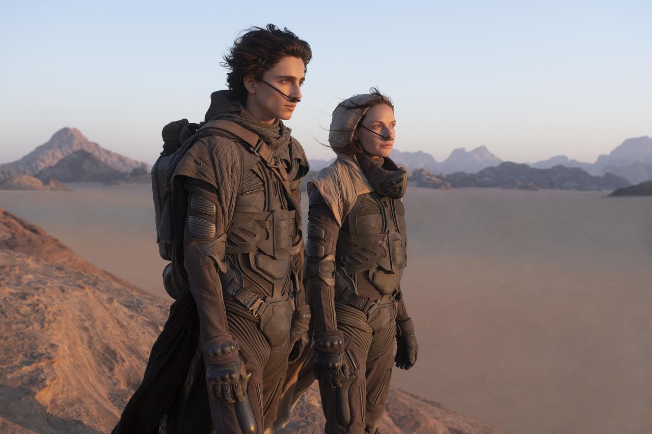 『DUNE/デューン 砂の惑星』日本公開決定！ジェイソン・モモアが闘う場面写真解禁
