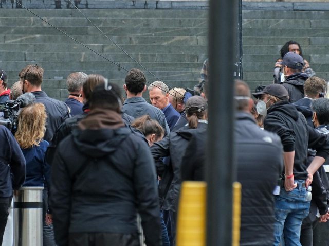 32年前のバットマン、マイケル・キートンが復帰！DCEU『ザ・フラッシュ』撮影現場で目撃【写真アリ】