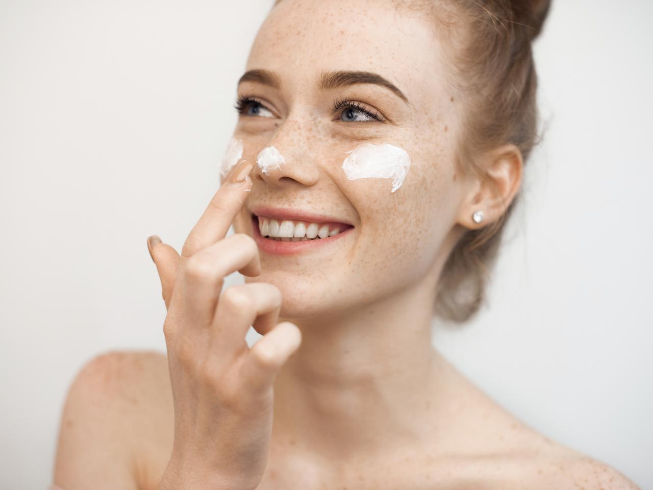 目元の日焼け対策してる?UVケアができるアイクリーム2選