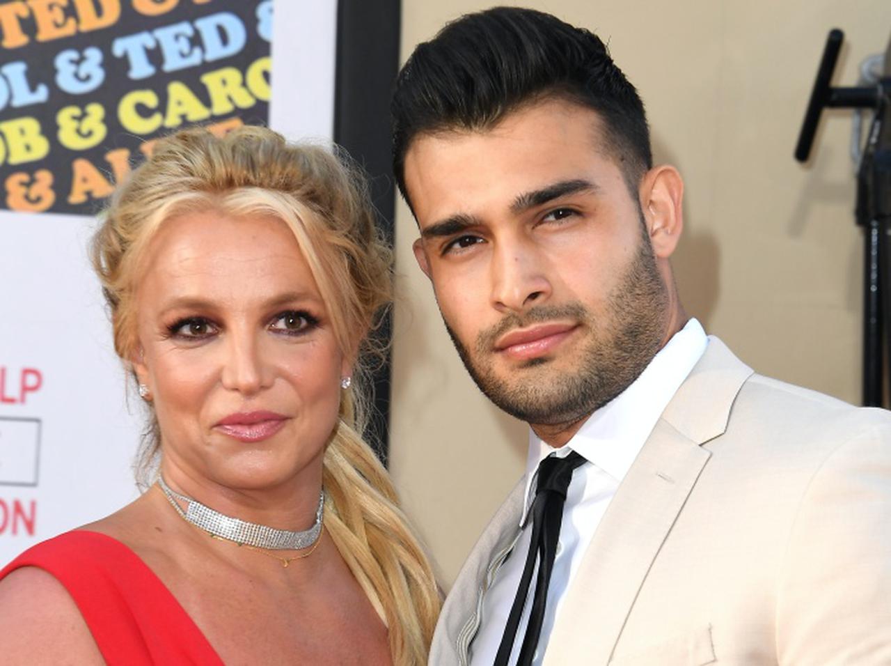 「消えて!」ブリトニー、恋人とのハワイ旅行を追ってきたパパラッチを批判