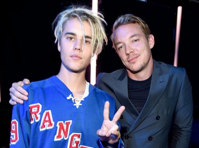 ジャスティン・ビーバー、連絡をしてきた友人に「番号間違ってるよ」と嘘をつく→4年後に急展開