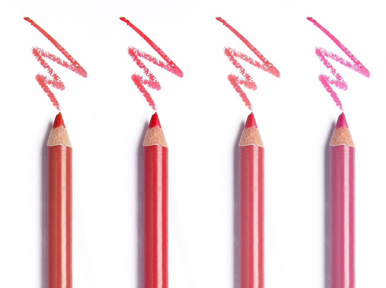 リップライナーが浮いて見える?よくある悩みを解消する簡単なコツ