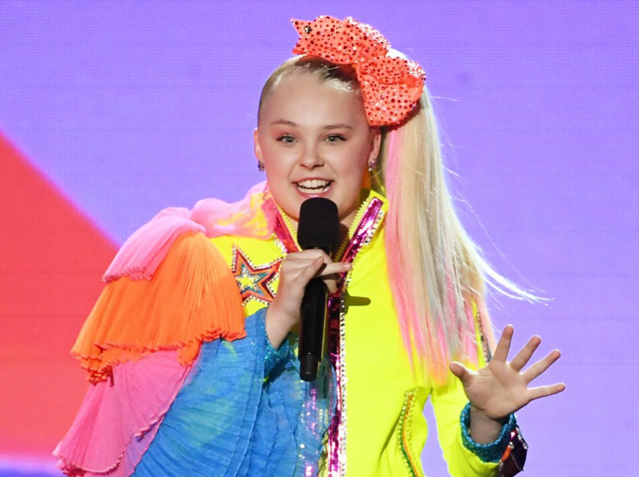 ジョジョ・シワ、撮影中の映画から「男性とのキスシーン」をカットするよう求める