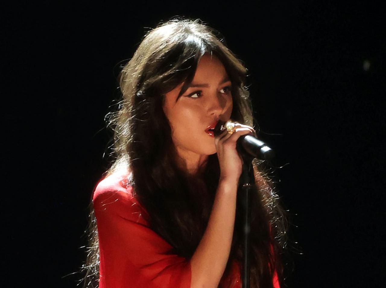 「盗作疑惑」が複数浮上したオリヴィア・ロドリゴ、殿堂入りシンガーが擁護