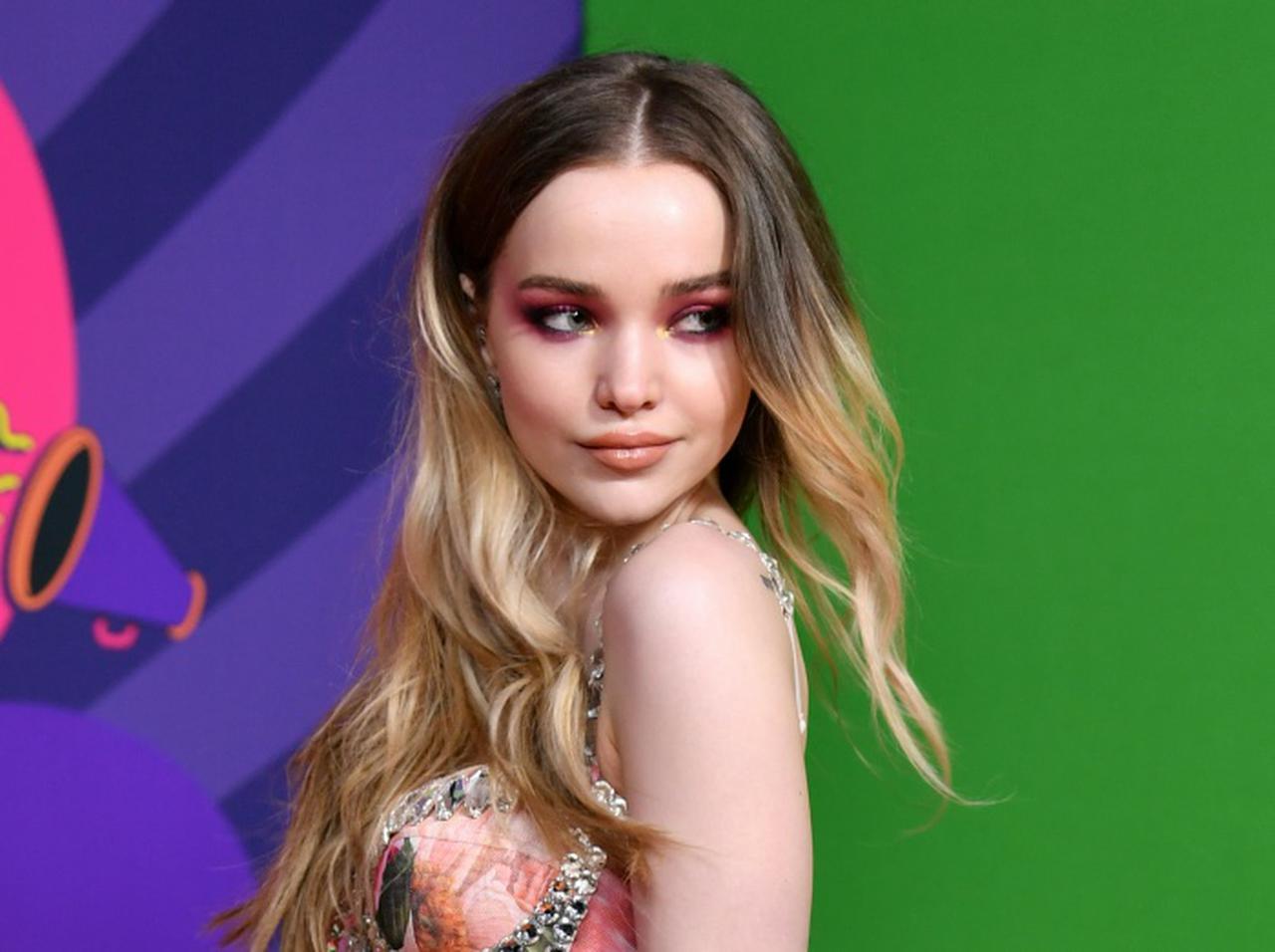 ダヴ・キャメロン、幼い頃から女性のことも好きだったと明かす