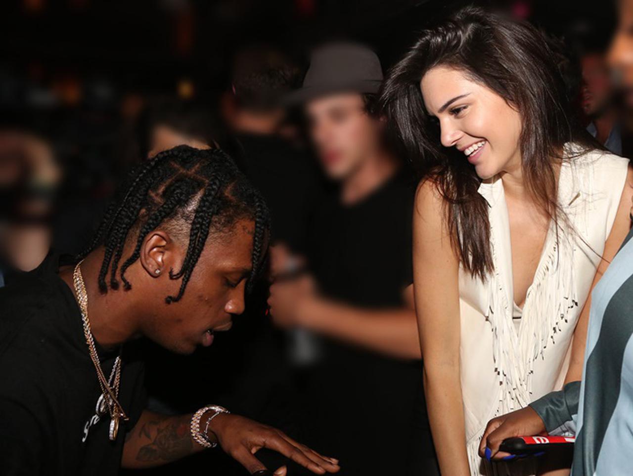 トラヴィス・スコット、ケンダル・ジェンナーからの小言にたじたじ