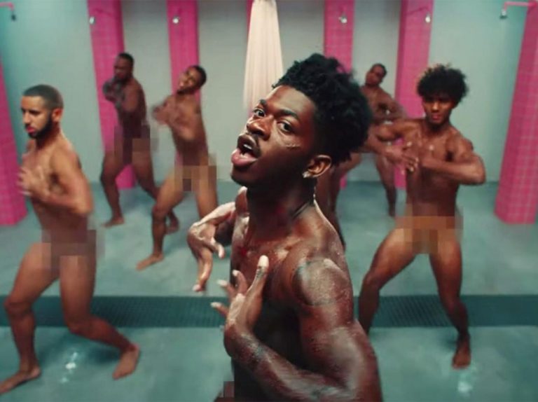 リル・ナズ・X、全裸で踊る新曲MVの「無修正版」解禁も“寸止め”で悶絶するファンが続出