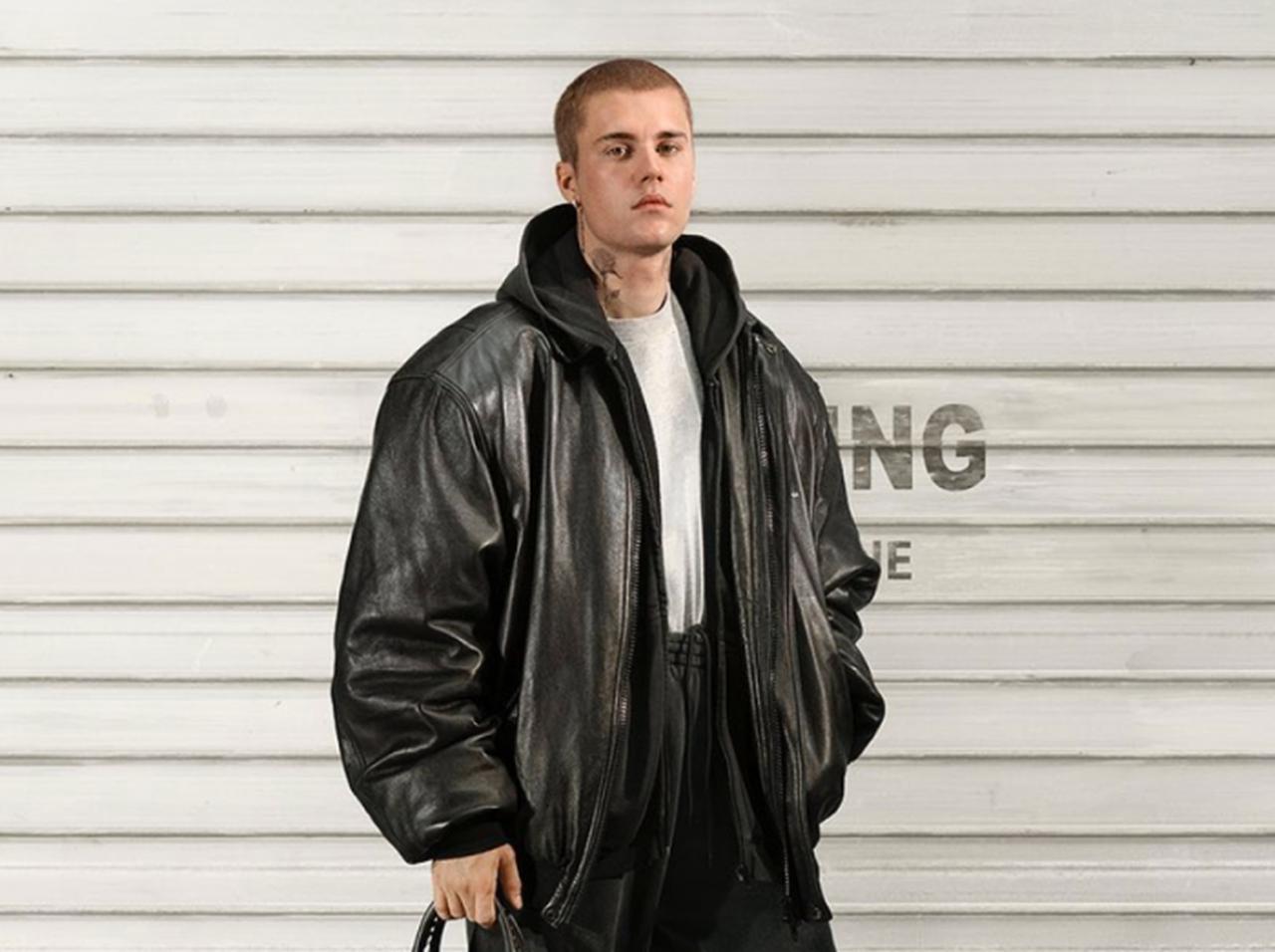 ジャスティン・ビーバー、バレンシアガの広告に“しれっと登場”で「本物?」と疑われる