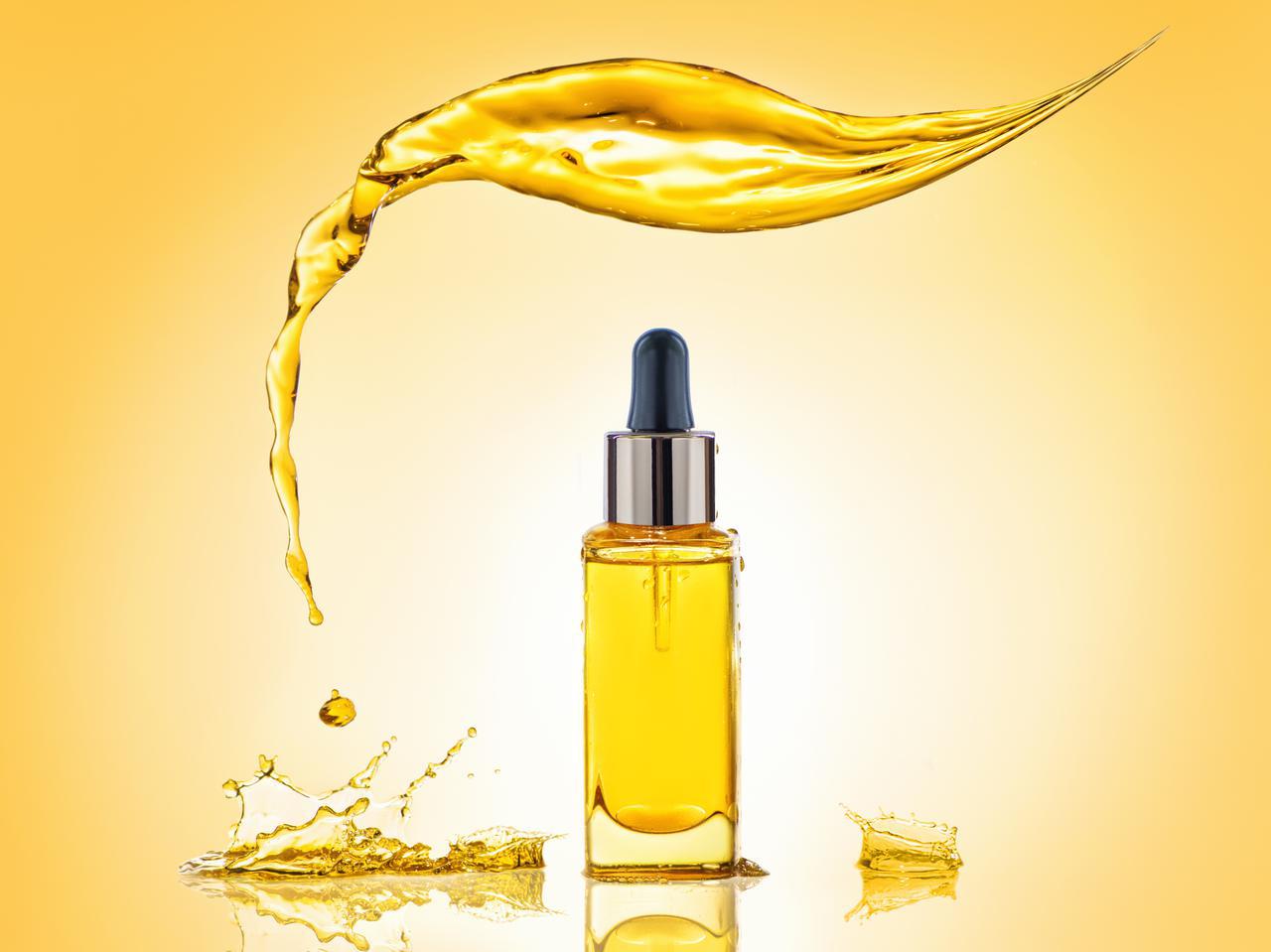 手洗いで爪が乾燥?「あるオイル」が二枚爪やヒビ割れに効果的と話題