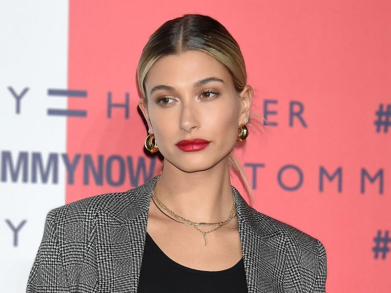 ヘイリー・ビーバーのメイク担当、加工いらずの「すっぴん風」ベースメイクの作り方を伝授