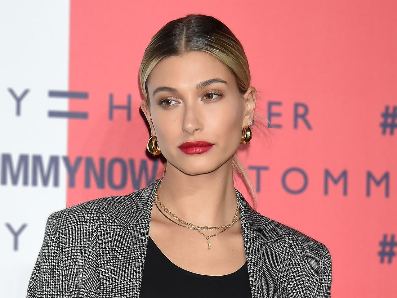 ヘイリー・ビーバーのメイク担当、加工いらずの「すっぴん風」ベースメイクの作り方を伝授