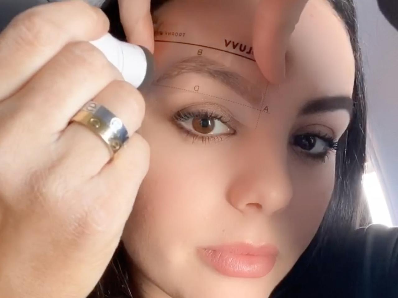 「眉スタンプ」がさらに進化！わずか3秒で“理想の眉”を叶えるTikTokで話題のコスメ