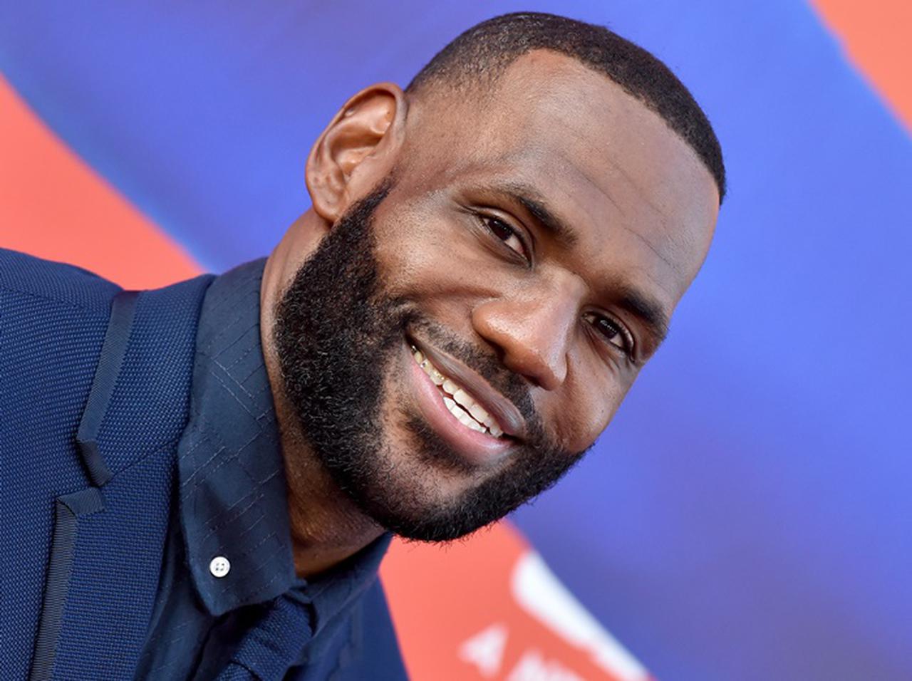 レブロン・ジェームズ、NBAファイナルに持ち込んだものがビジネスマン