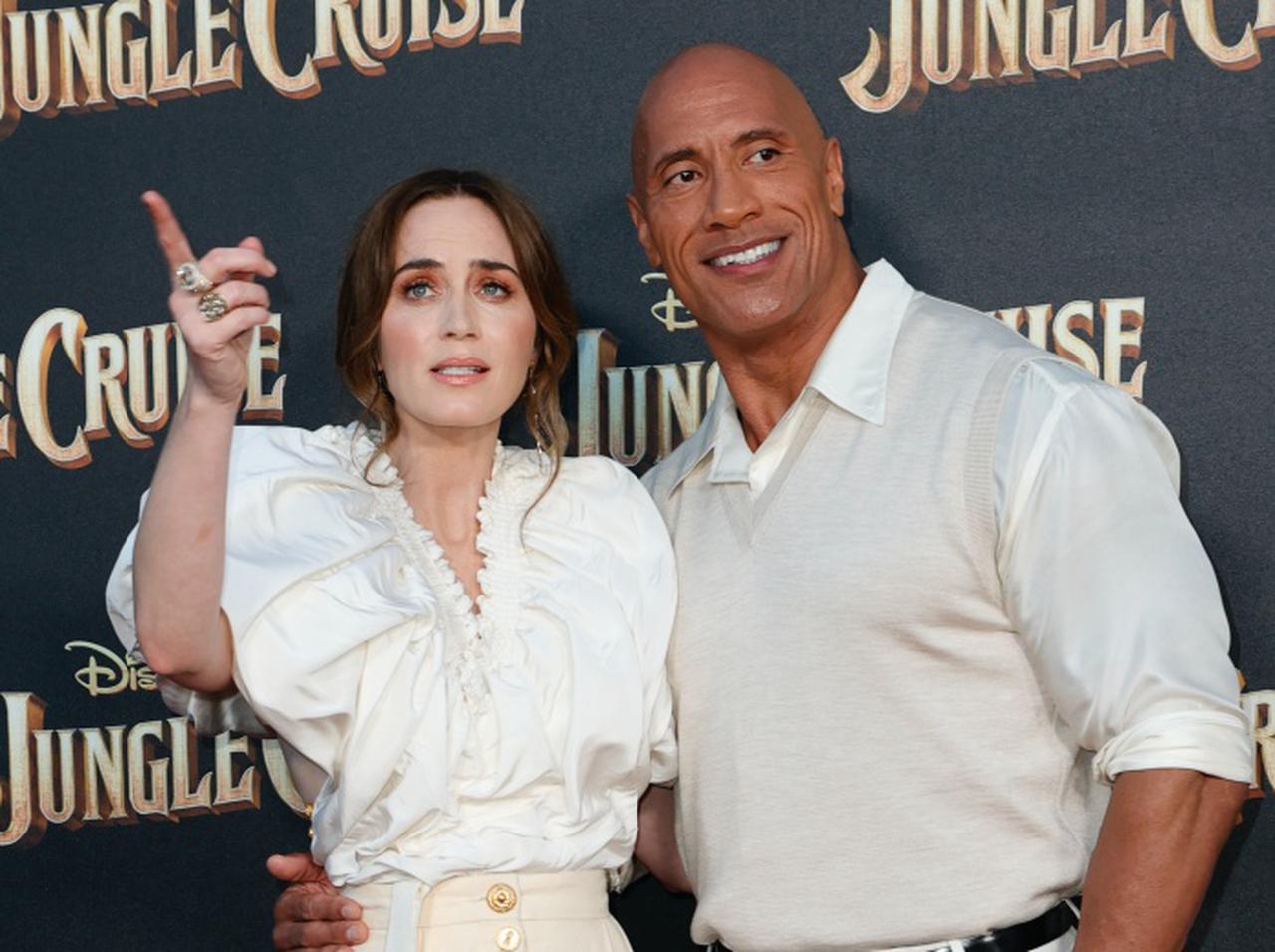 エミリー・ブラント、『ジャングル・クルーズ』で共演のドウェイン・ジョンソンの「ダジャレ」にうんざり