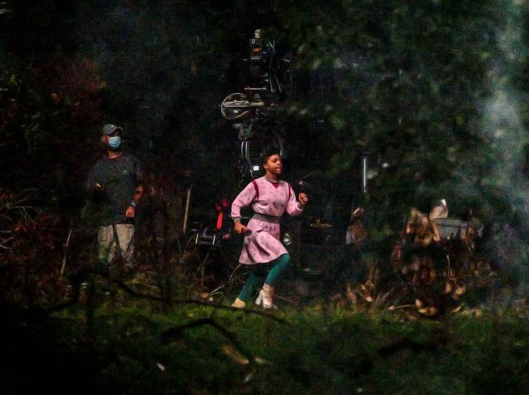 『ストレンジャー・シングス』妹エリカ、背が伸びて大人に…!撮影で全力疾走【写真アリ】