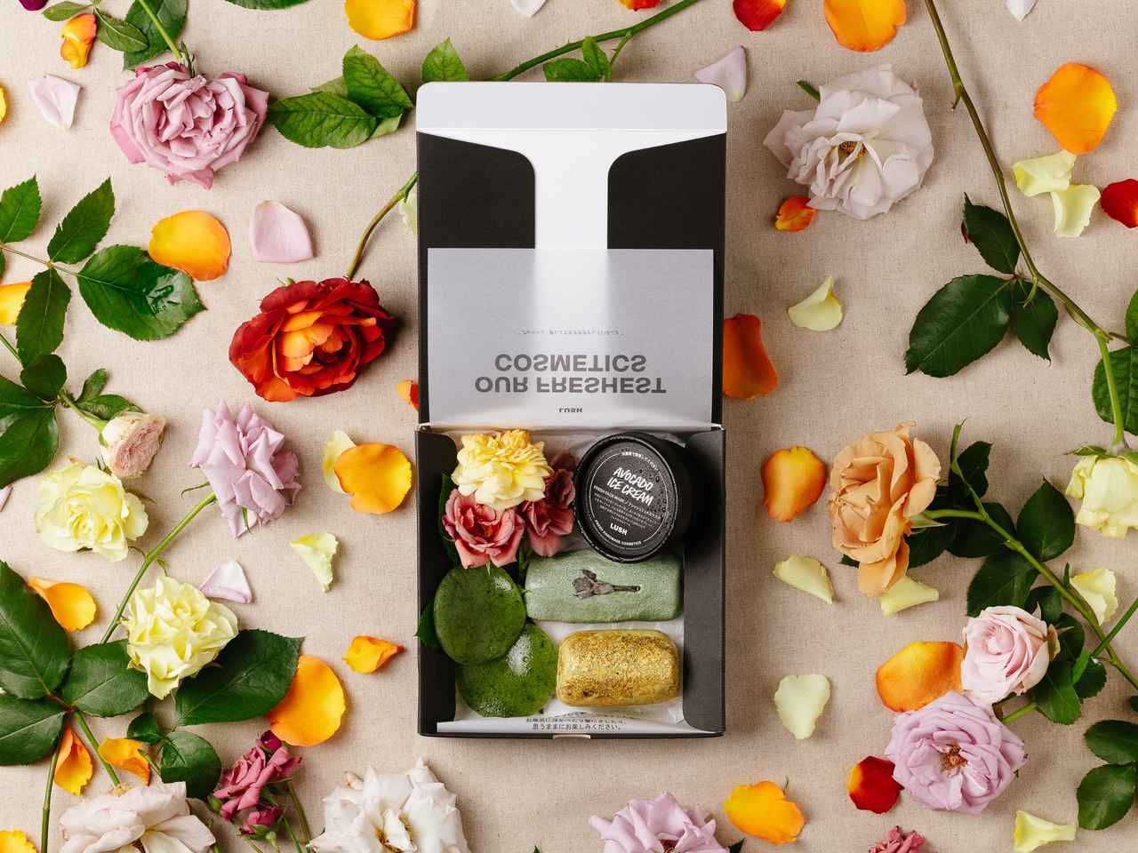 LUSH、毎月できたてのスキンケアと生花が届くサブスク「フレッシュ&フラワー ボックス」のサービス開始