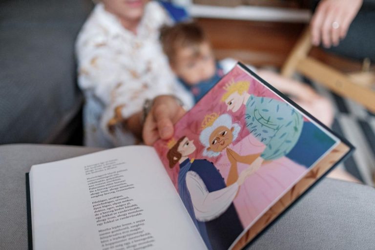 LGBTQ+の本を理由に本屋に罰金、編集者が国外脱出…ハンガリーで何が起きている？